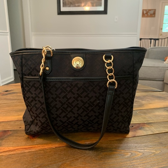 Tommy Hilfiger Handbags - NWT Tommy Hilfiger Tote